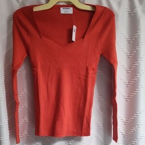 Old Navy Women's Vibrant Red Sweater. NWT Size Medium